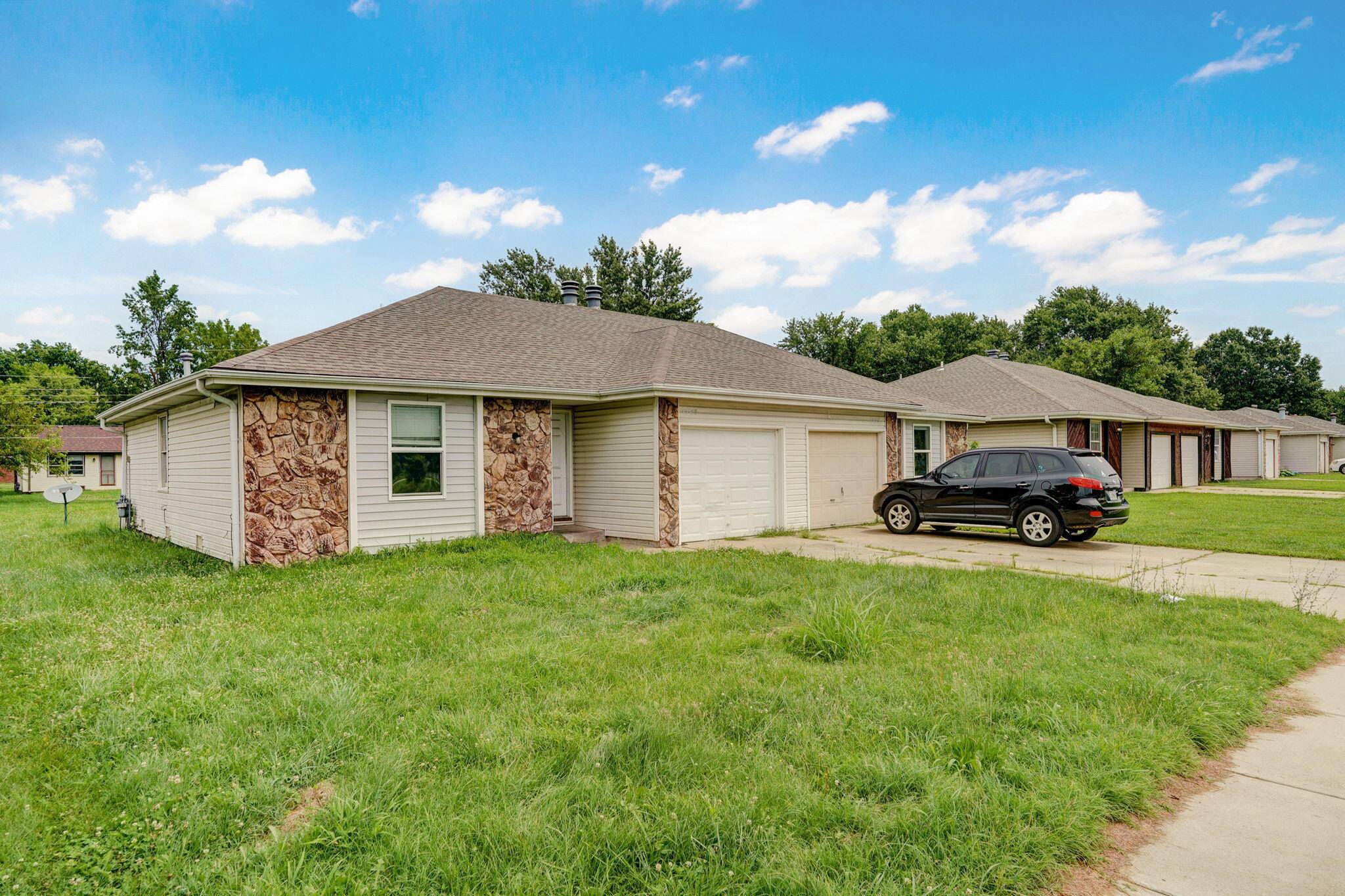 Springfield, MO 65807,1215 W Sunset ST #A-B