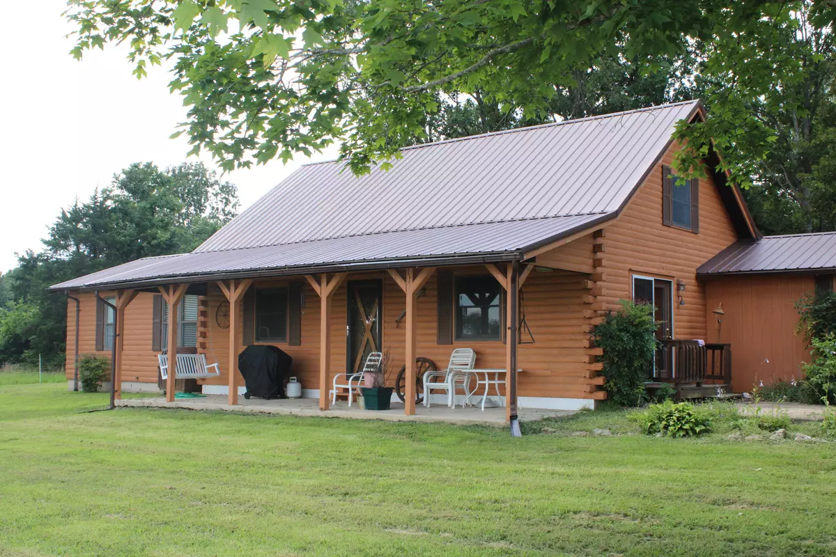 Caulfield, MO 65626,2158 Private Road 7380