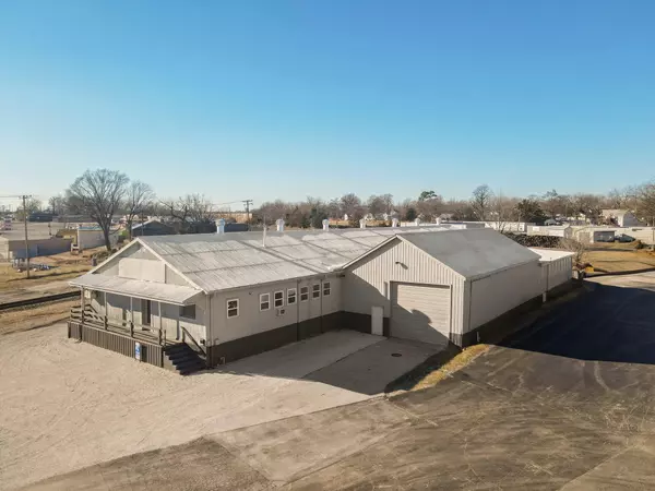 1245 E Commercial ST, Springfield, MO 65803