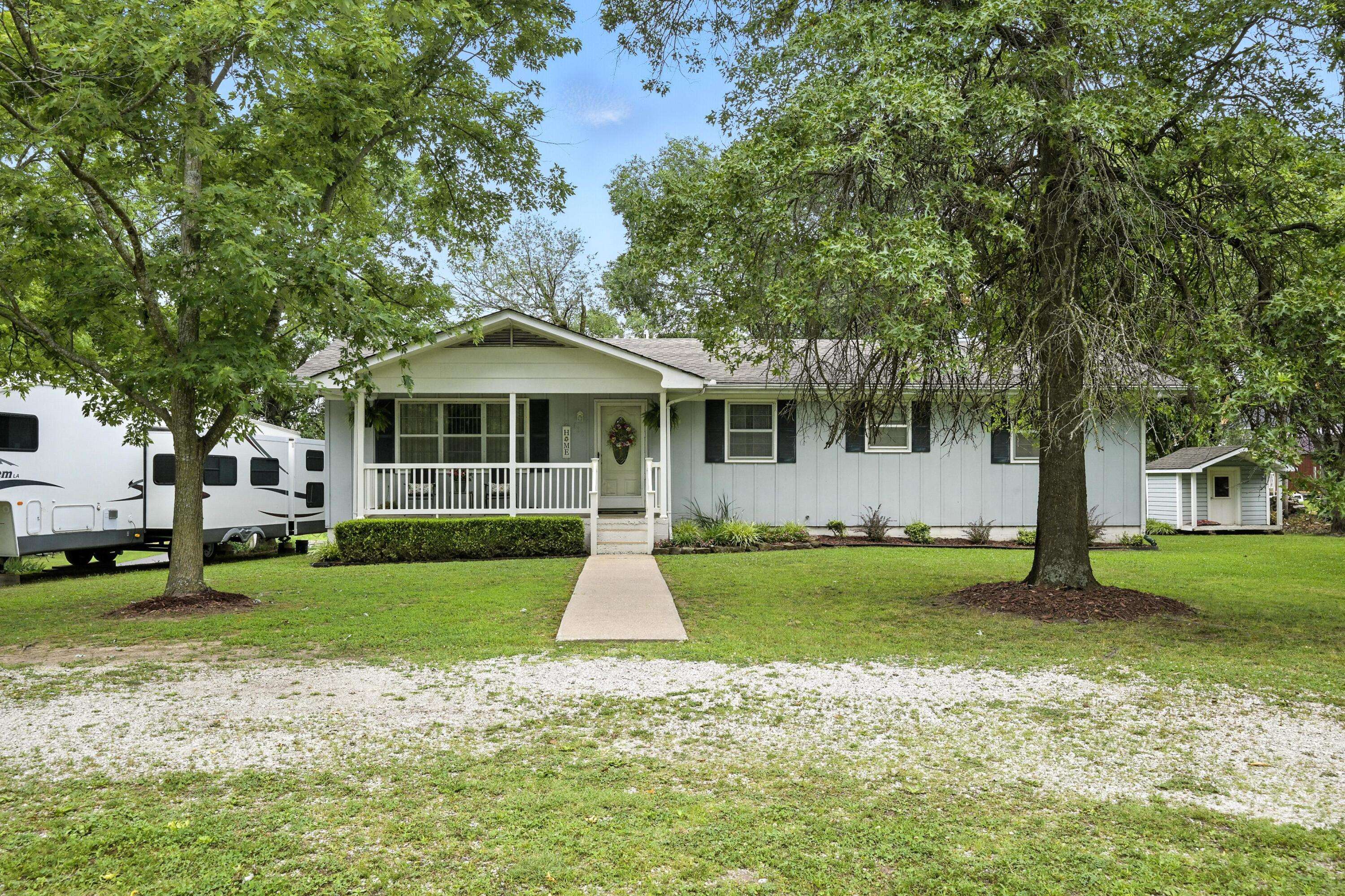 601 Linzee BLVD, Pierce City, MO 65723