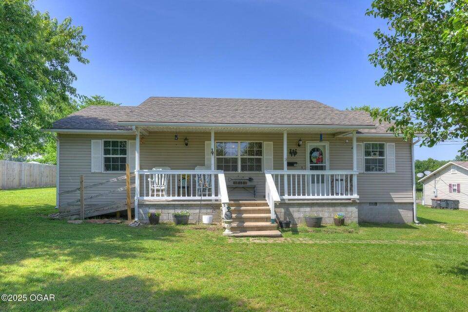 119 W Pearl ST, Goodman, MO 64843