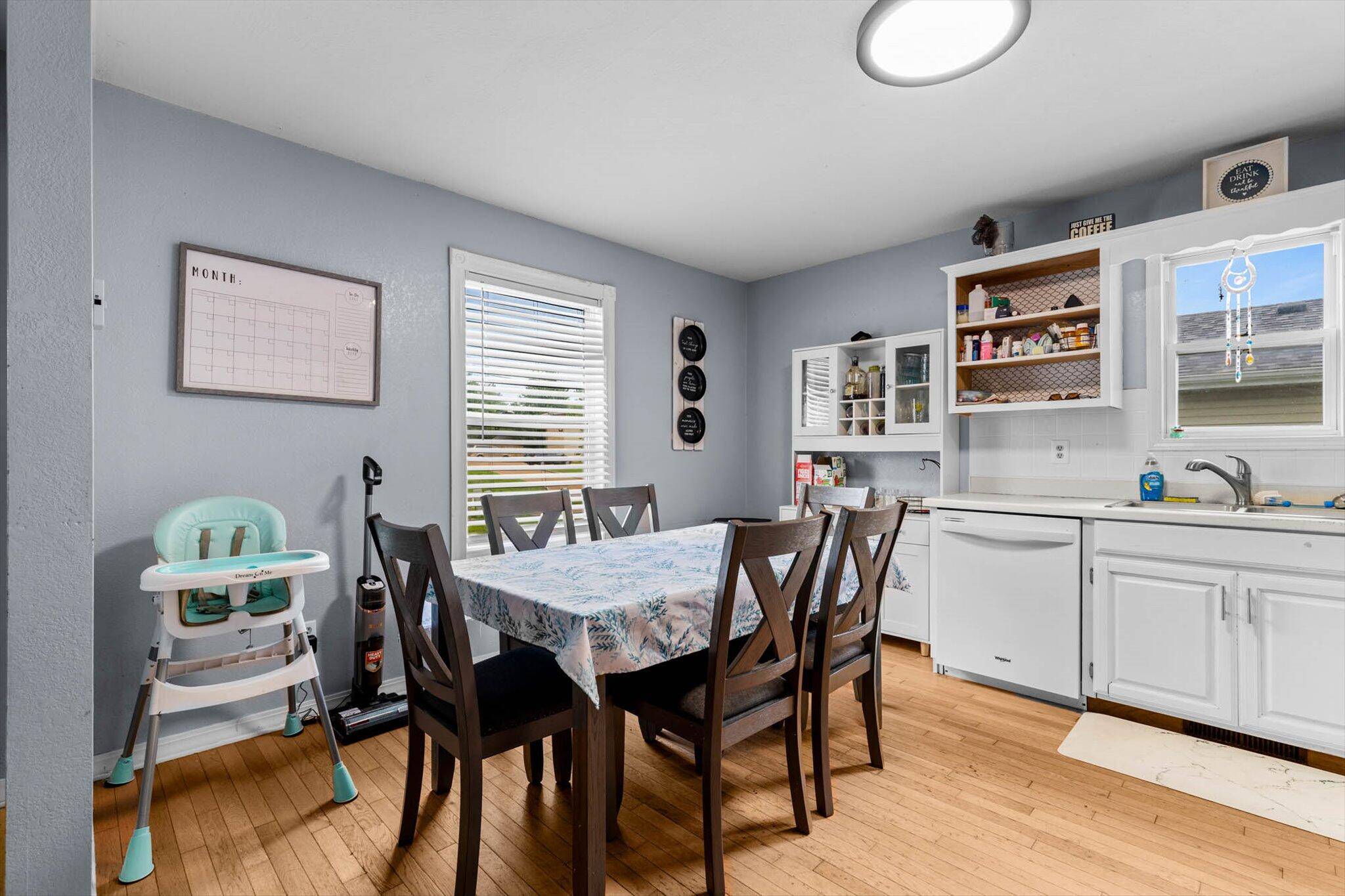 Bolivar, MO 65613,1860 E Division ST