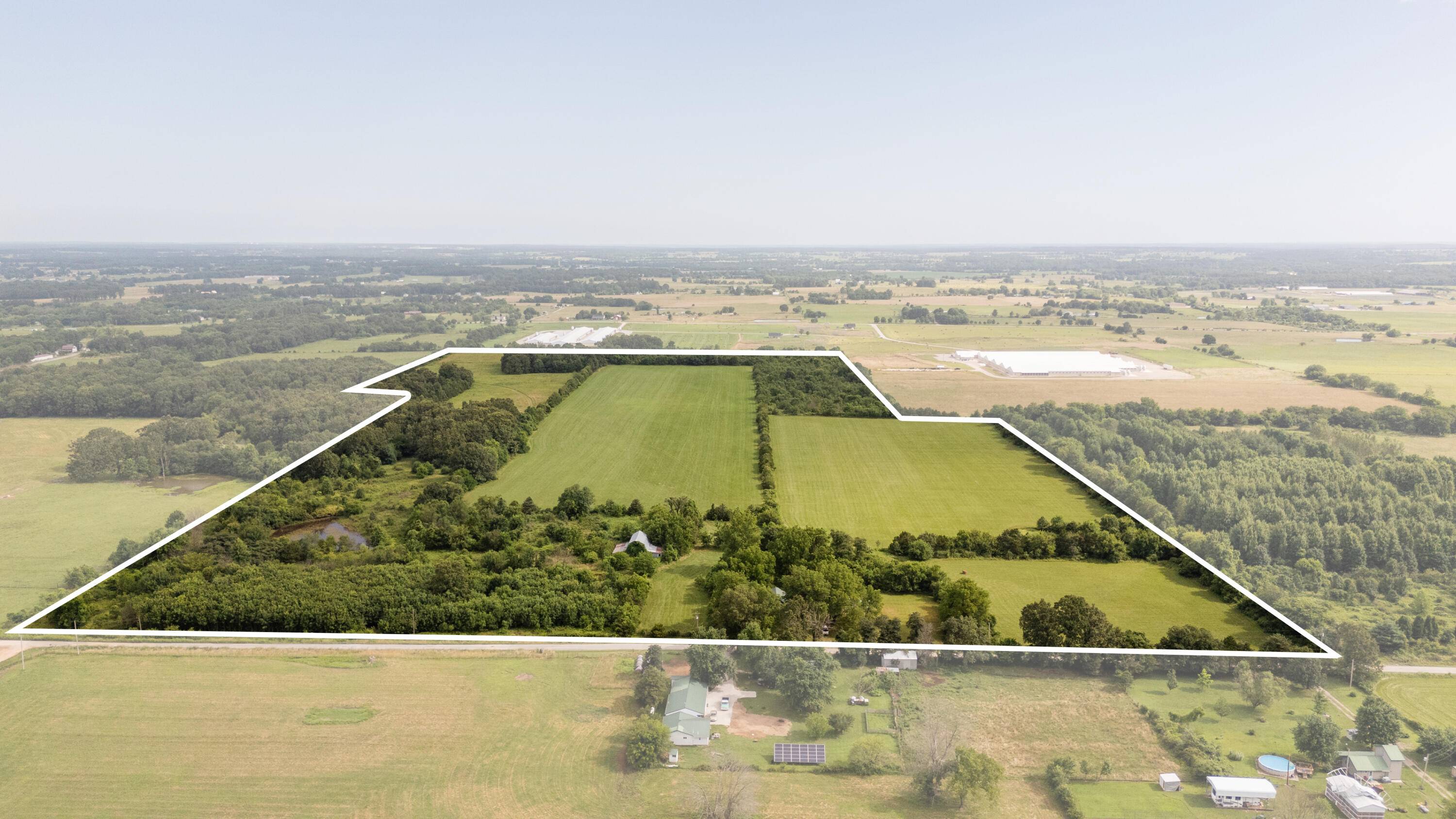 21402 Lawrence 2192, Aurora, MO 65605
