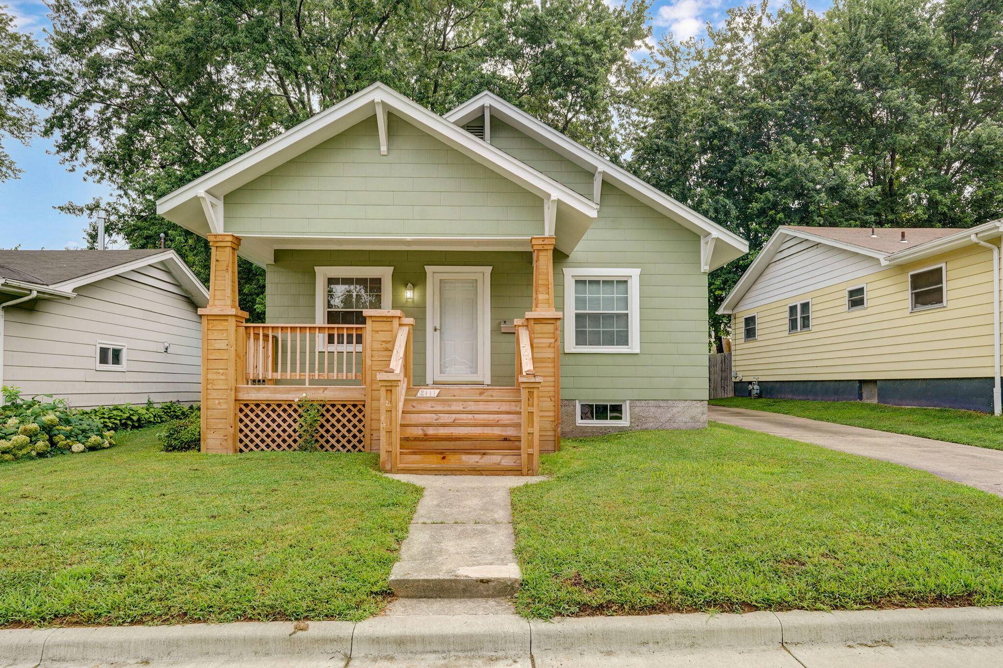2111 N Rogers AVE, Springfield, MO 65803