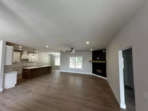 Springfield, MO 65802,5555 E Wild Horse DR