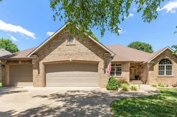 217 E Grace ST, Republic, MO 65738
