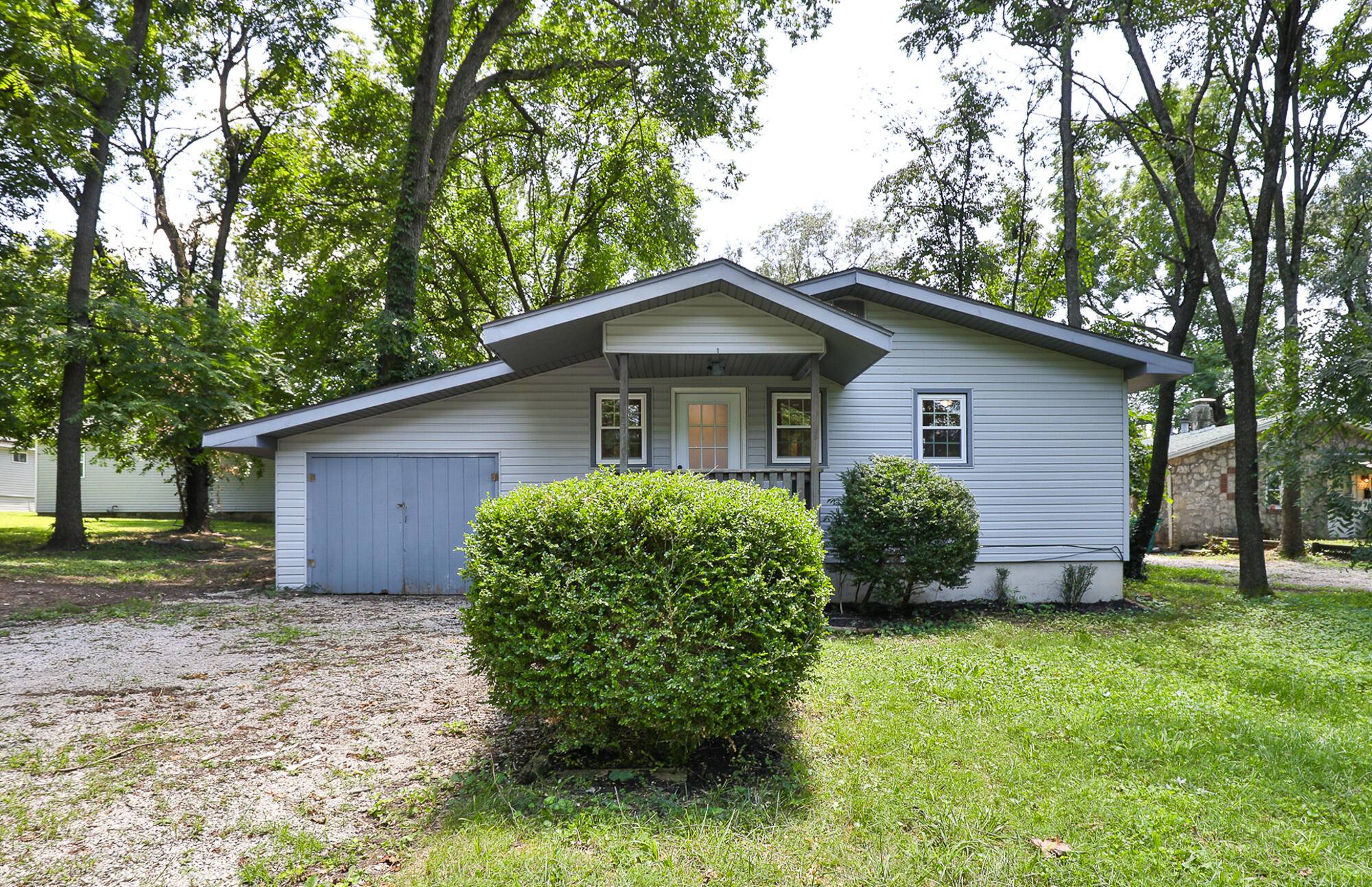 2716 W Elm ST, Springfield, MO 65802