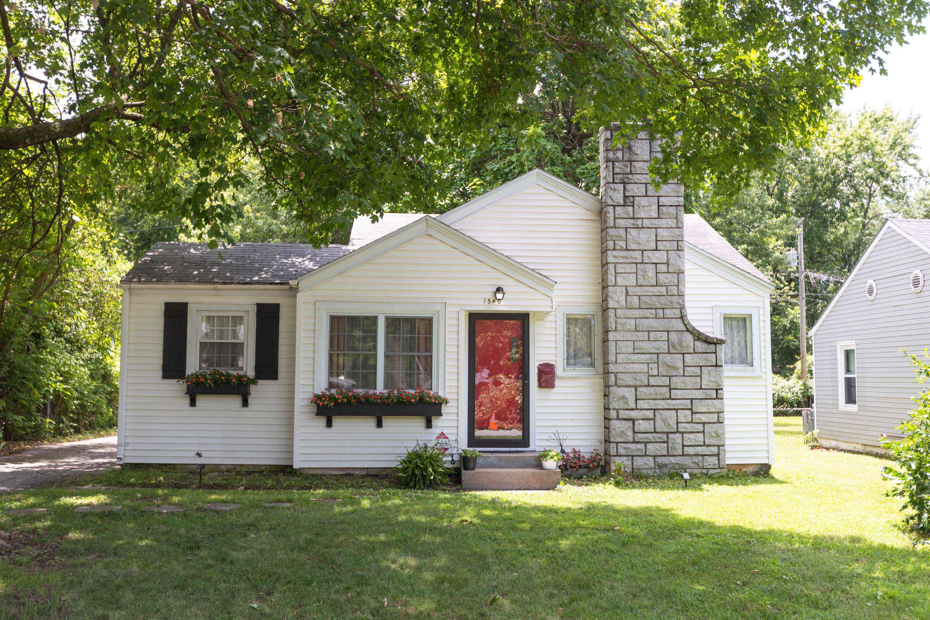 1540 E Cherokee ST, Springfield, MO 65804