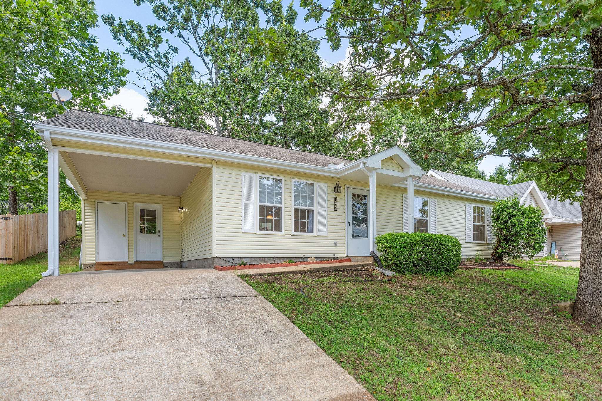 174 Shawn DR, Kirbyville, MO 65679