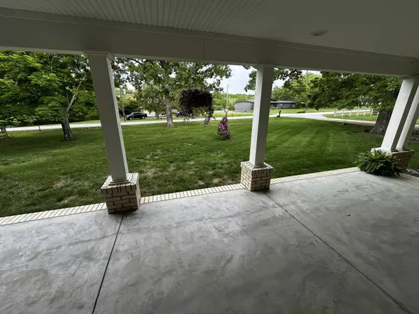 Marshfield, MO 65706,1179 N Pine ST