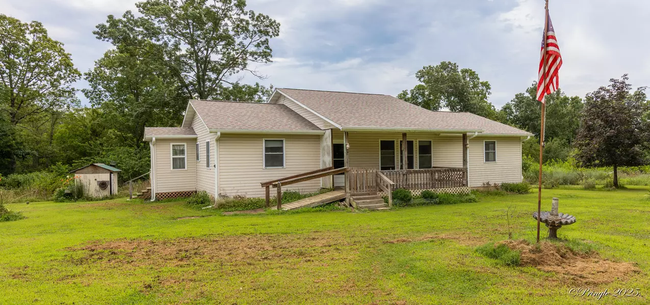 5748 County Road 3850, Peace Valley, MO 65788