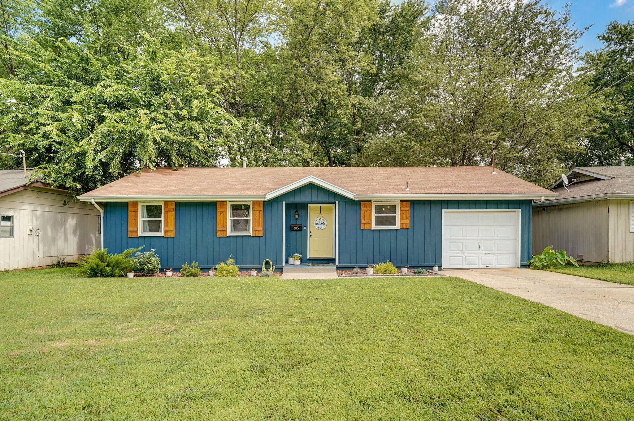 303 E Berkeley ST, Springfield, MO 65807