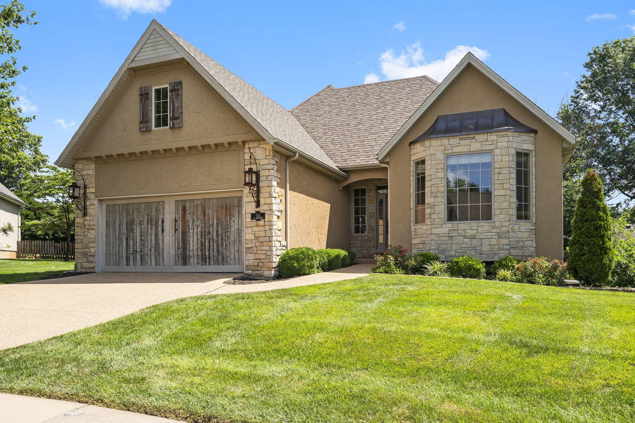 Springfield, MO 65809,966 S Carriage AVE