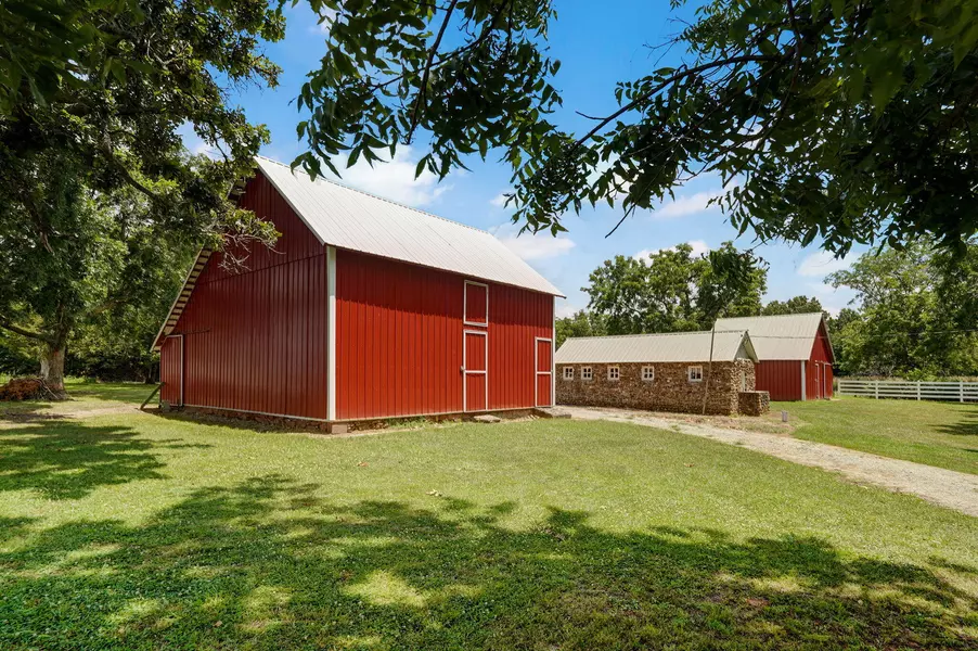 12356 Lawrence 1150, Mt Vernon, MO 65712