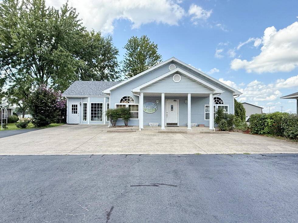703 E Hospital RD, El Dorado Springs, MO 64744