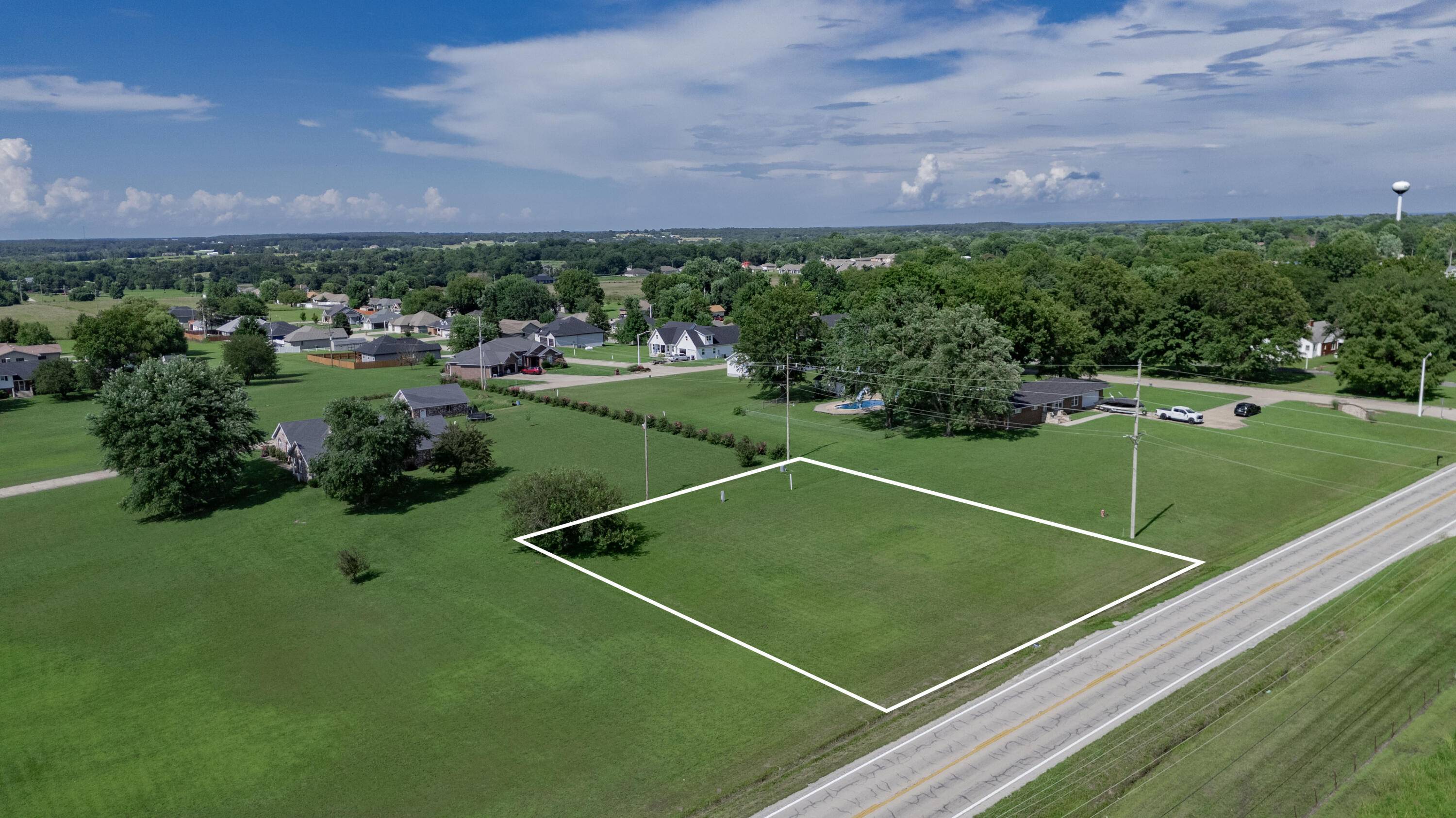 000 E Highway 32, Buffalo, MO 65622