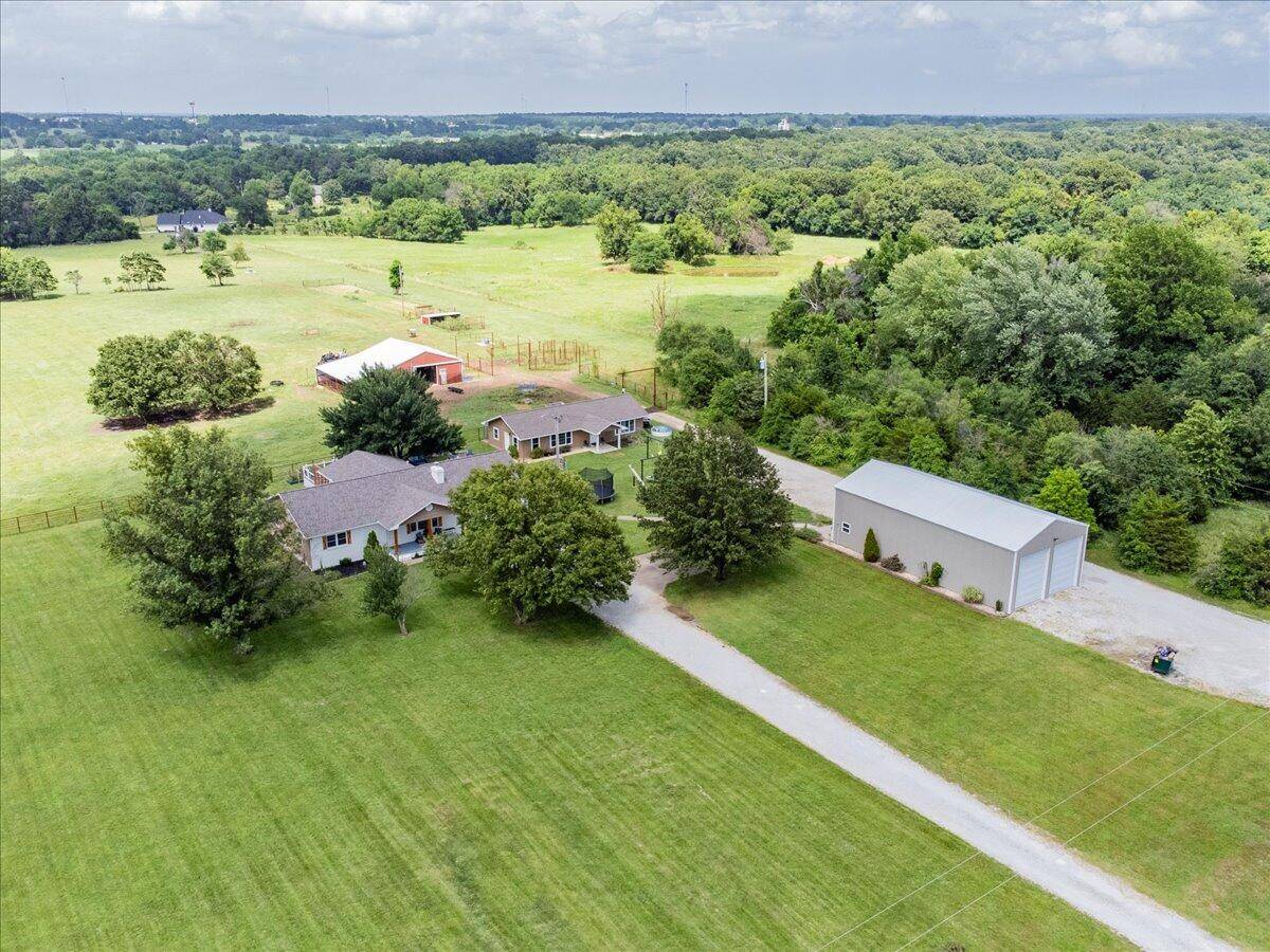 11284 Norway RD, Neosho, MO 64850