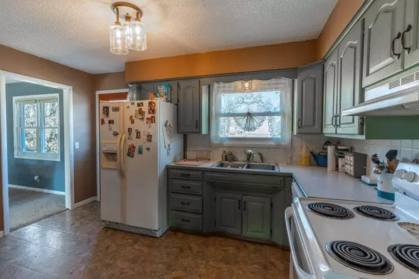 Bolivar, MO 65613,905 E Drake ST