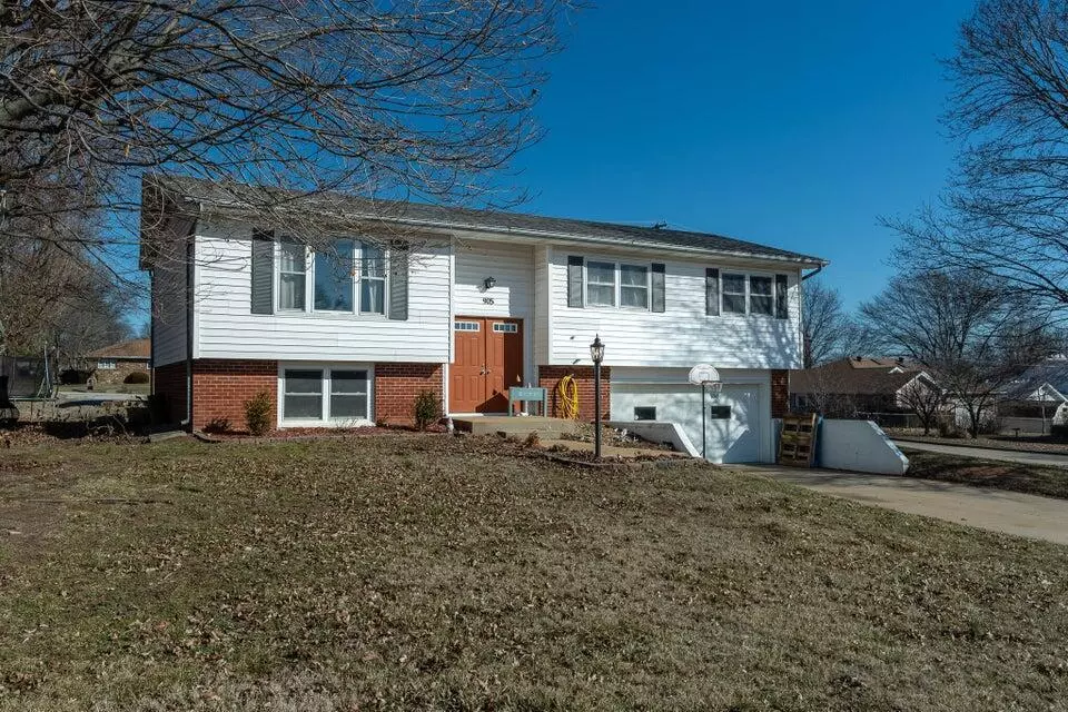 Bolivar, MO 65613,905 E Drake ST