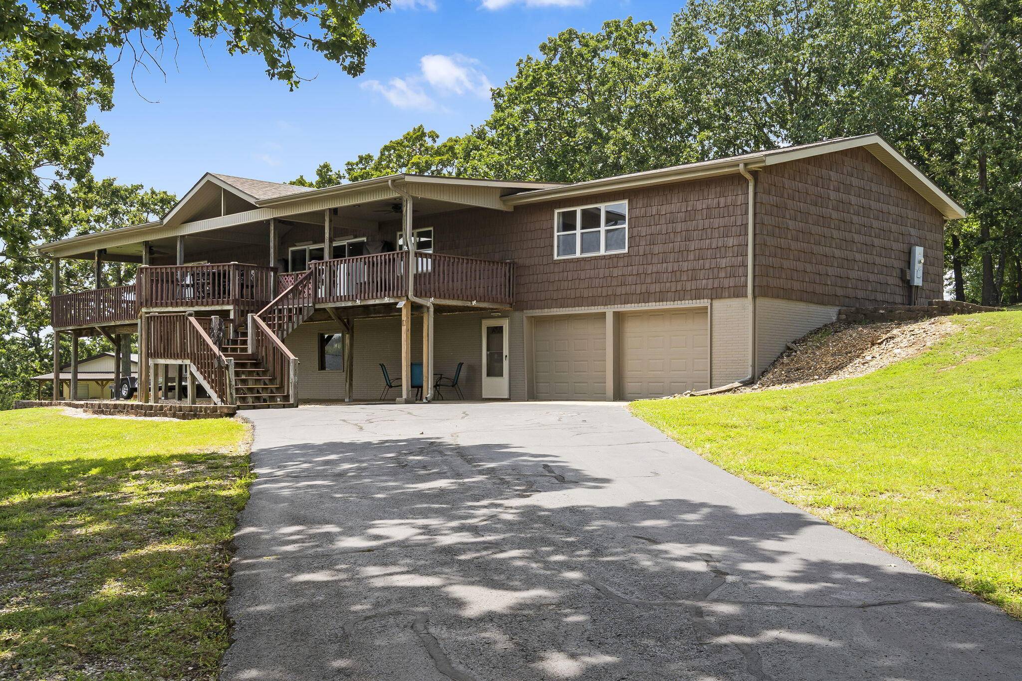 17 London RD, Kimberling City, MO 65686