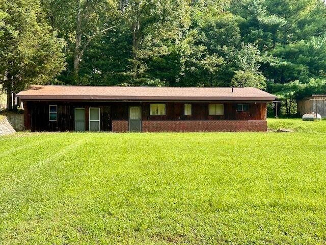 106 Buddy LN, Mountain View, MO 65548