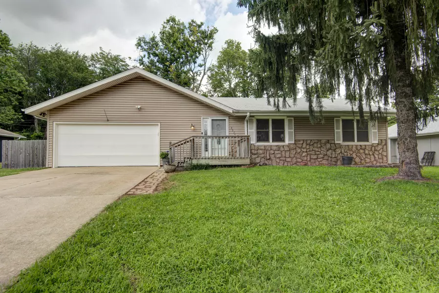 3375 W El Castile ST, Springfield, MO 65807