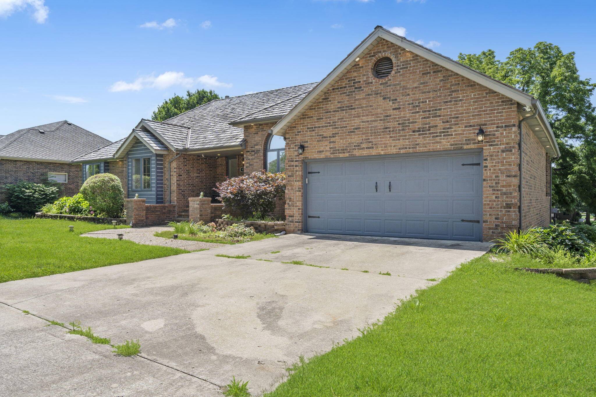 Springfield, MO 65810,930 W Sherwood DR