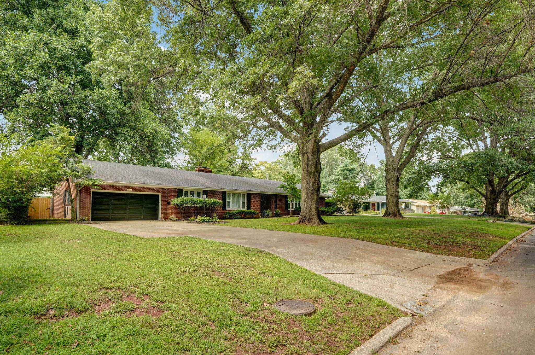 Springfield, MO 65804,2841 E Glenwood ST