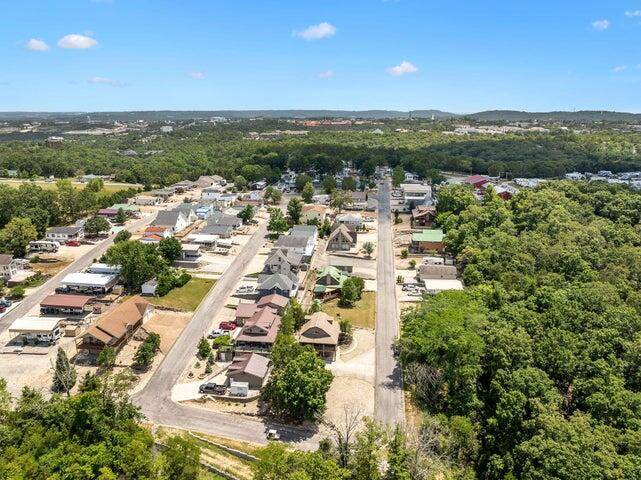 214 N Rainbow DR, Branson, MO 65616