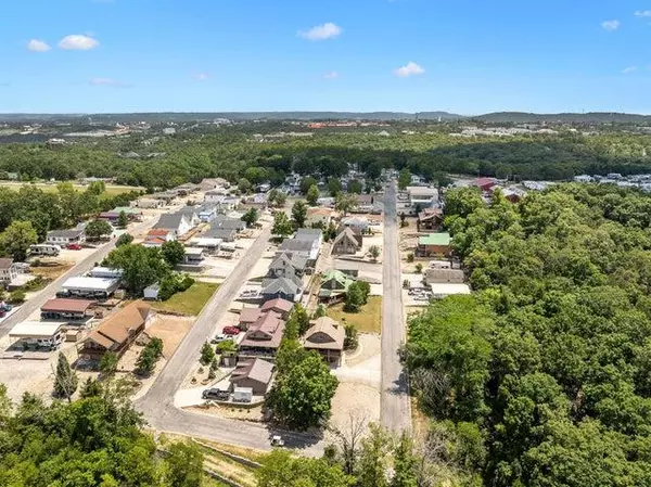 214 N Rainbow DR, Branson, MO 65616