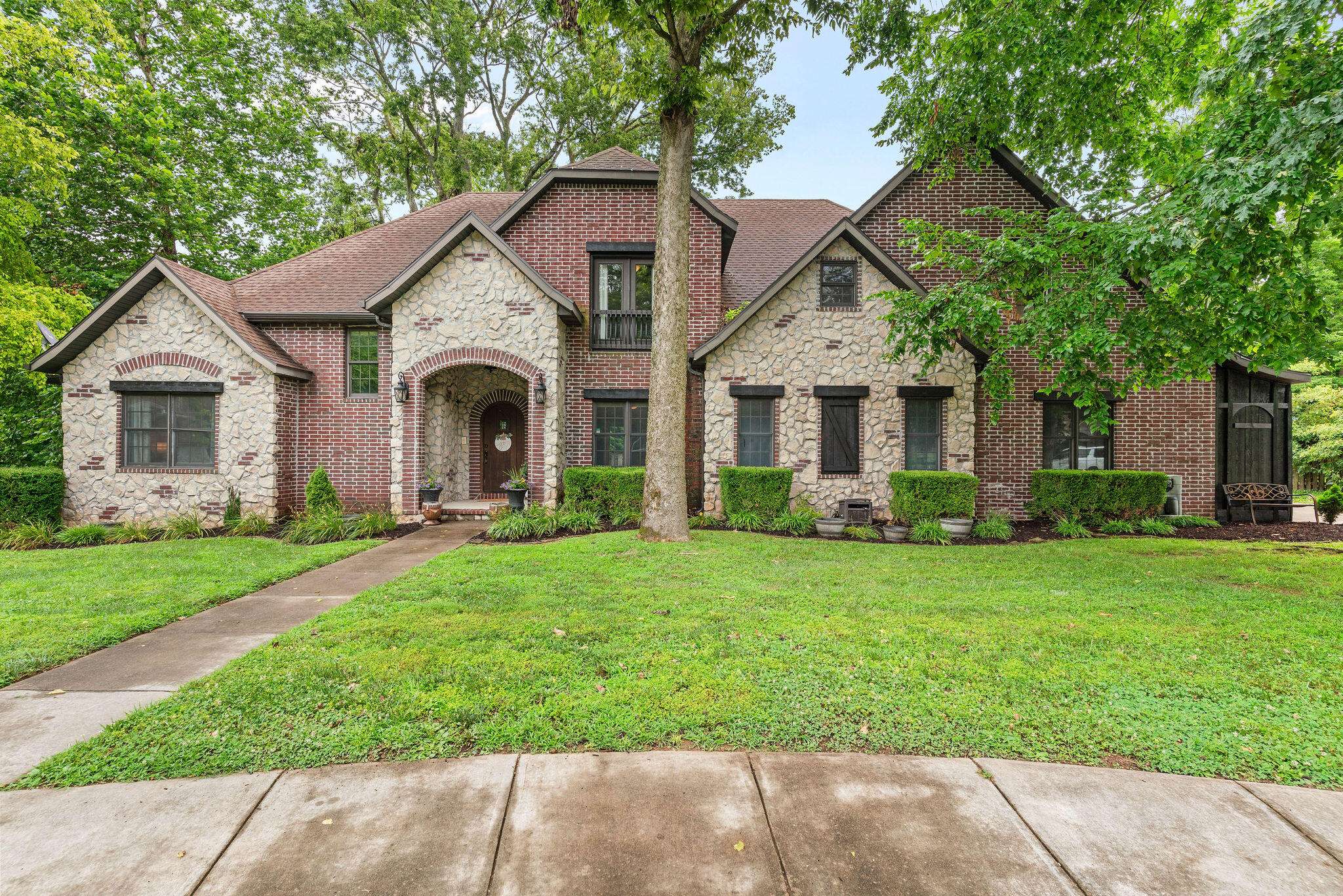 3510 N 10th ST, Ozark, MO 65721
