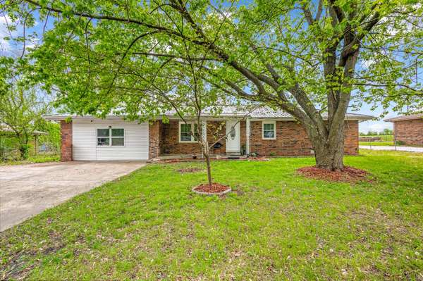 6276 N Alan AVE, Willard, MO 65781