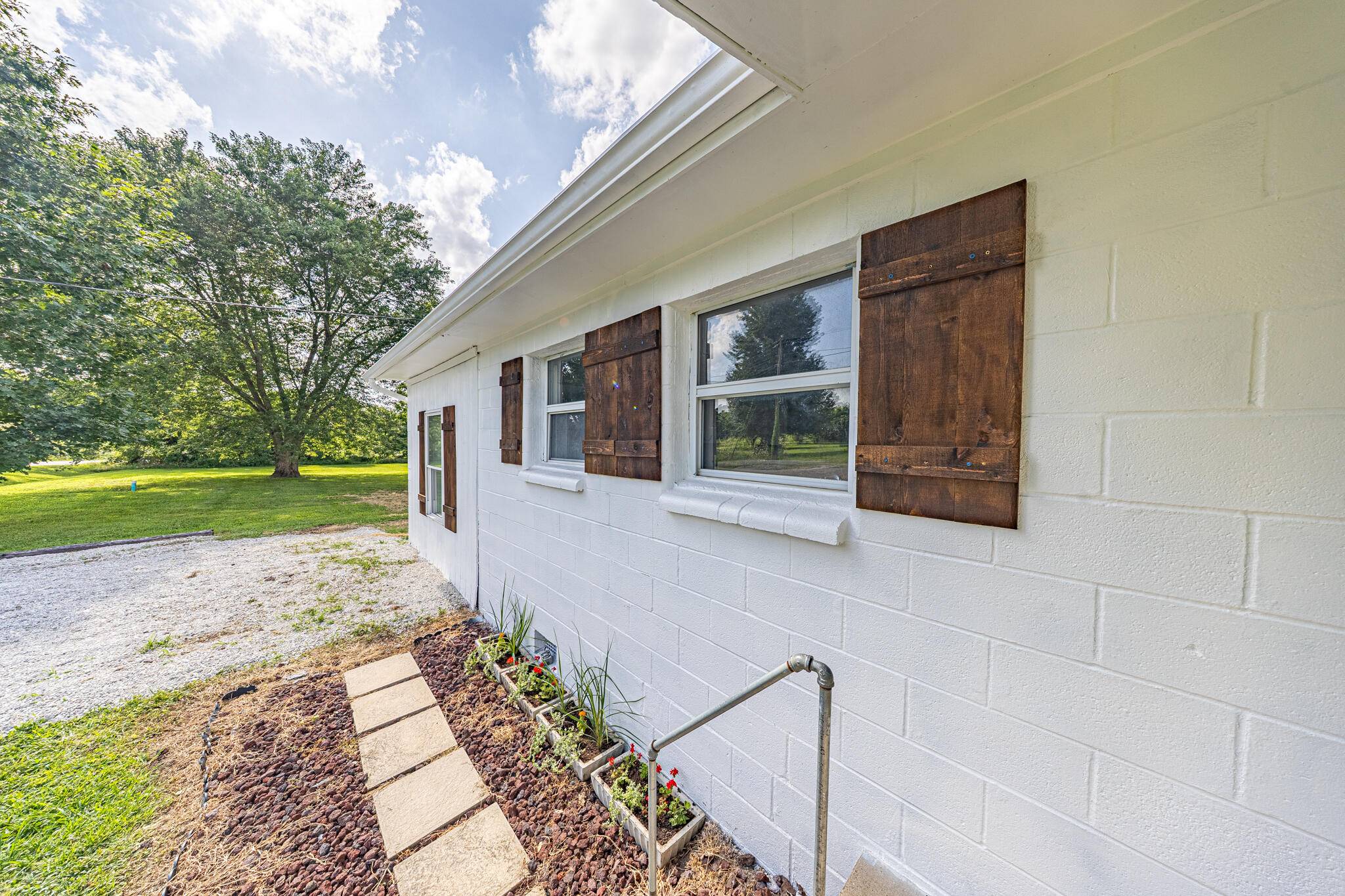 Urbana, MO 65767,204 Walnut Street