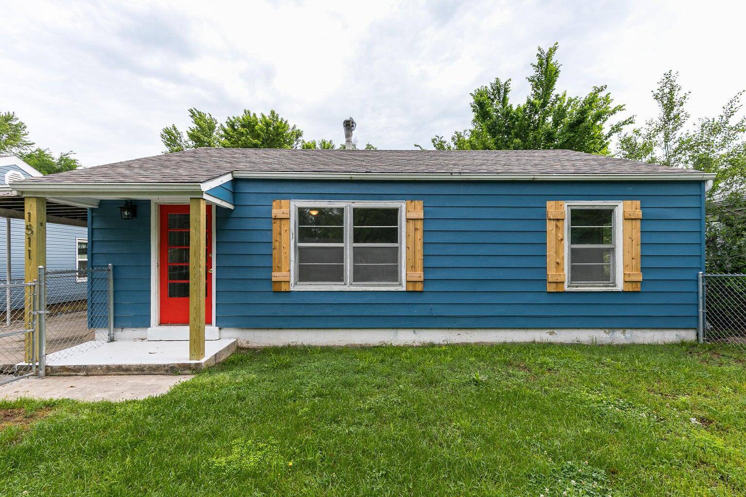 1511 W Hamilton ST, Springfield, MO 65802