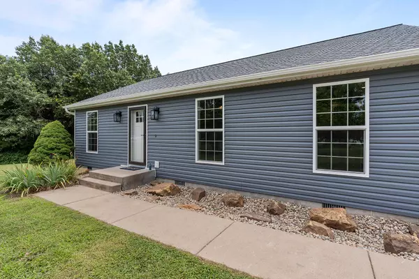 Bolivar, MO 65613,1192 S Sha Ree LN