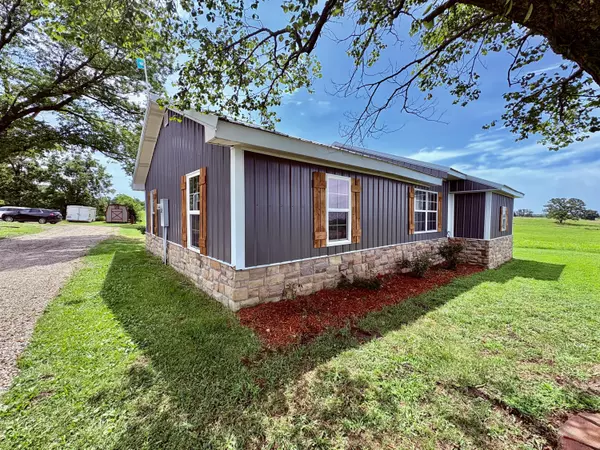 Sarcoxie, MO 64862,9588 County Rd 10