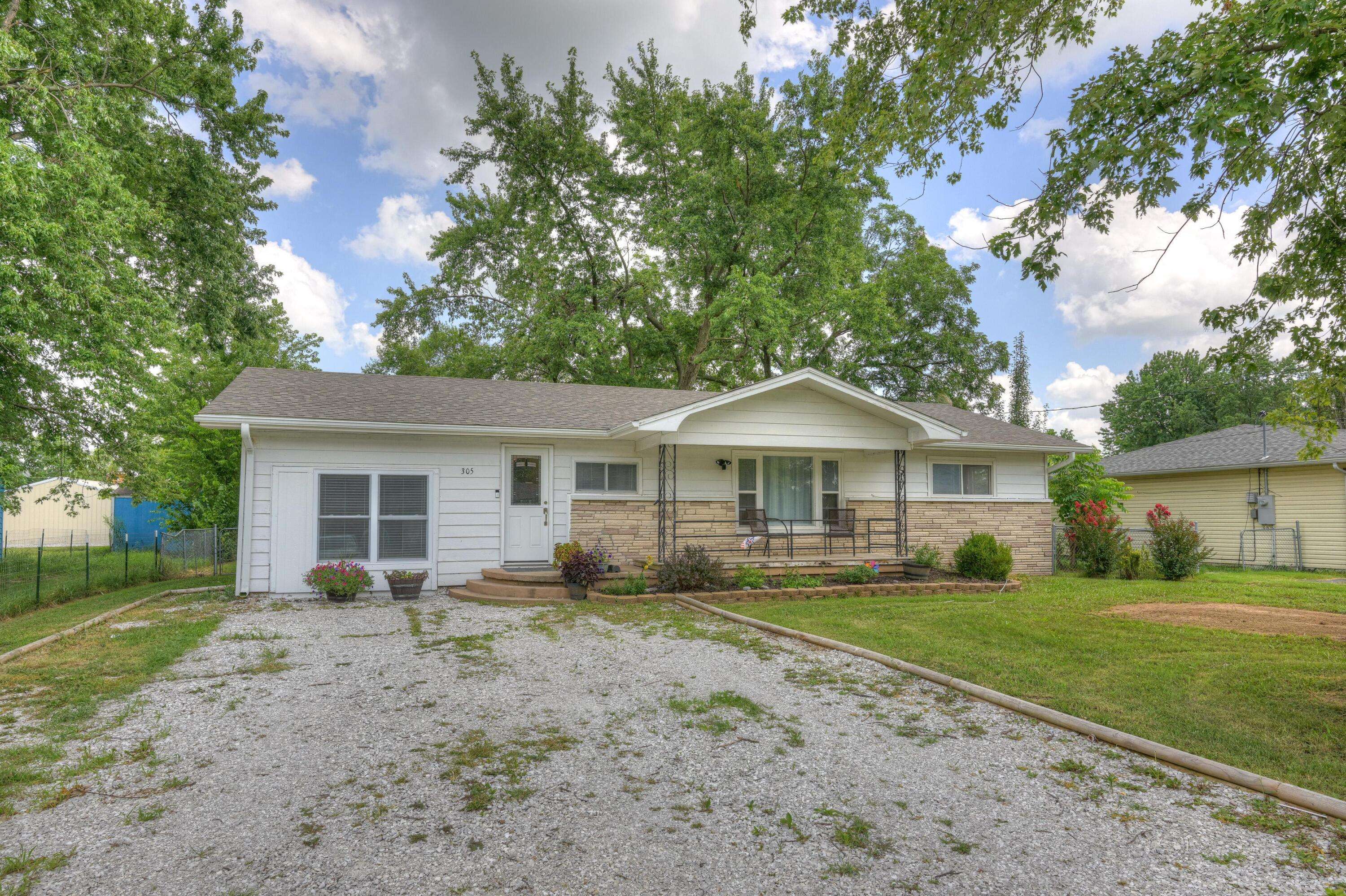 305 Verbryck ST, Carl Junction, MO 64834