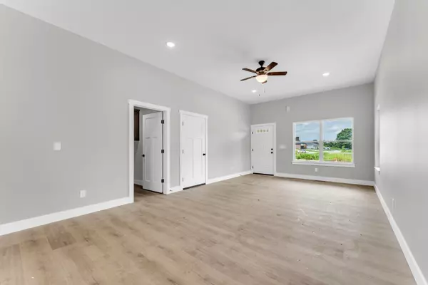 Willard, MO 65781,920 S Berry LN