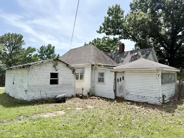 El Dorado Springs, MO 64744,121 W Pine ST