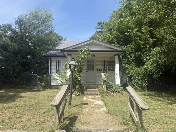 1916 Murphy AVE, Joplin, MO 64804