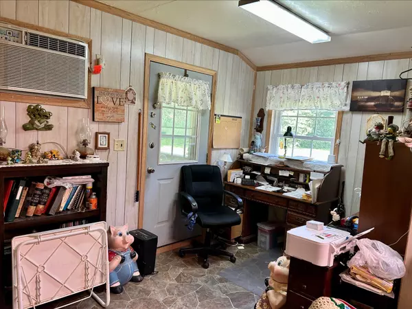 Ava, MO 65608,18781 Private Drive 1145