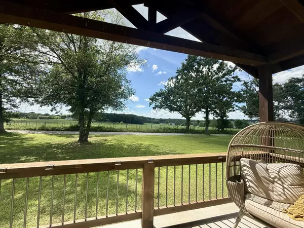 Marshfield, MO 65706,584 Birdsong LN