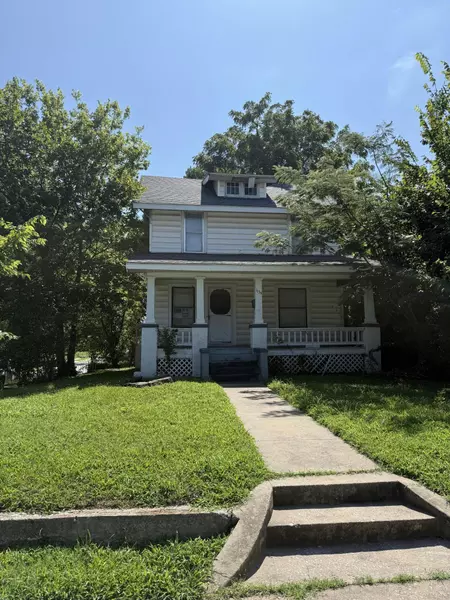 1134 N Clay AVE, Springfield, MO 65802