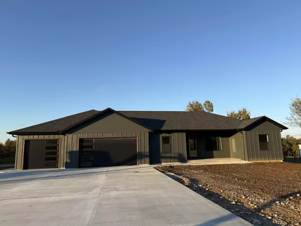 Highlandville, MO 65669,405 Raspberry RD