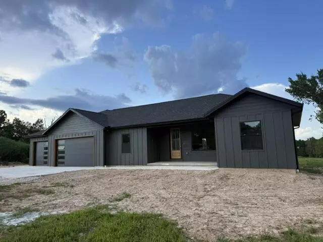 405 Raspberry RD, Highlandville, MO 65669