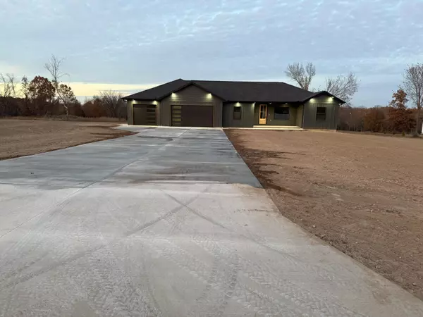 Highlandville, MO 65669,405 Raspberry RD