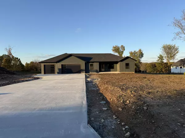 Highlandville, MO 65669,405 Raspberry RD