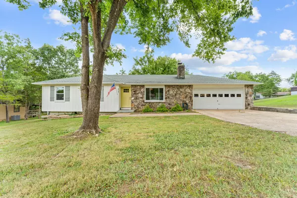 Hollister, MO 65672,372 Greenbrier LN