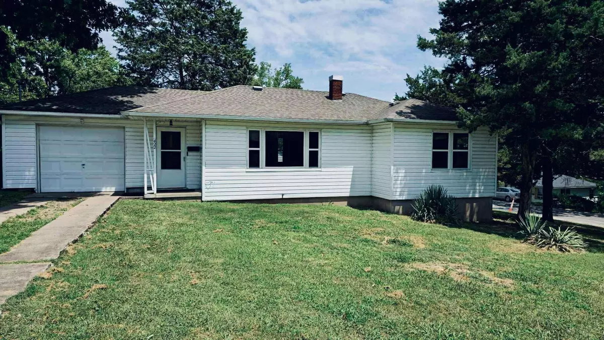 Neosho, MO 64850,422 E South ST