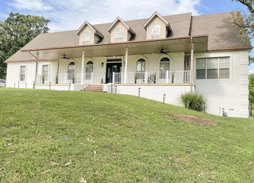 1541 Briarwood DR, Marshfield, MO 65706